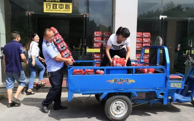 夏日送清凉〡致敬高温下奋战一线的榴莲视频下载安装污人！